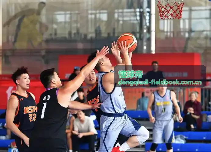 懂球帝战术分析：边后卫内收战术对中场控球率的影响